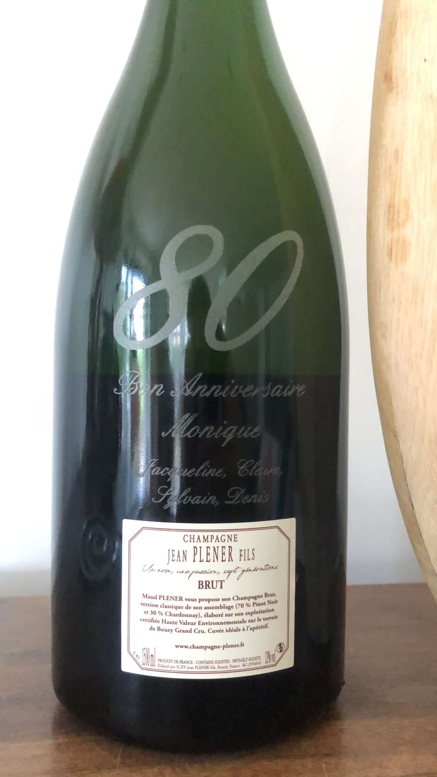 Bouteille personnalisée avec gravure anniversaire 80 ans sur verre.