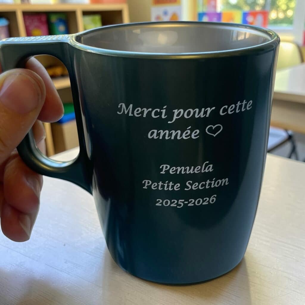 Gravure sur tasse en verre personnalisée pour cadeau